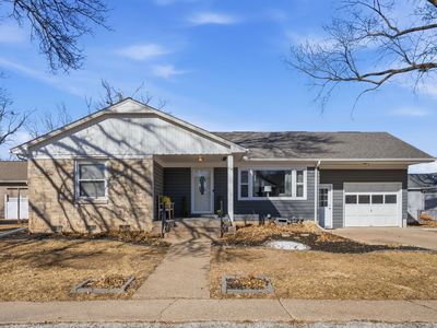 216 Central Dr, Eldridge, IA, 52748