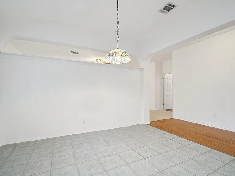 1300 Leah Ln — Photo 16