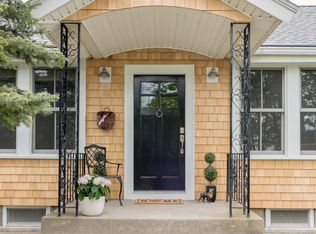 24 King Philip Ave, Barrington, RI 02806