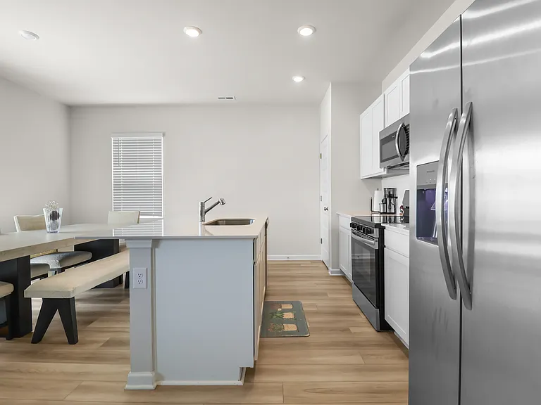 901 Moray Ln — Photo 10