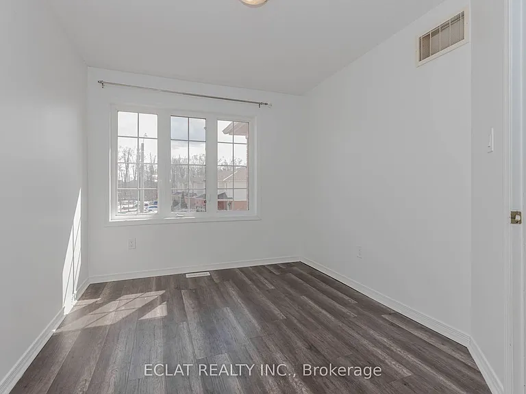 2 Lancaster Ct — Photo 40