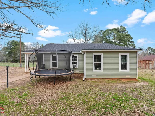 410 County Road 4121, Henderson, TX 75654