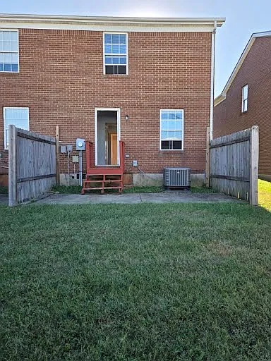 3 bed, 2.5 bath, 1476 sqft, $1,300 — Photo 3