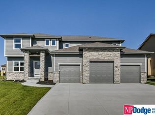 7559 N 173rd Cir, Bennington, NE 68007