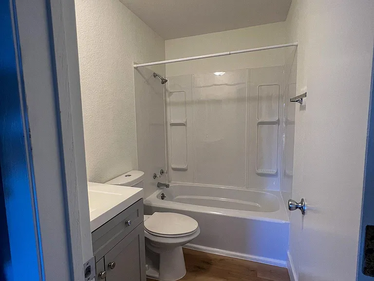 143 S Zang Way #D — Photo 4