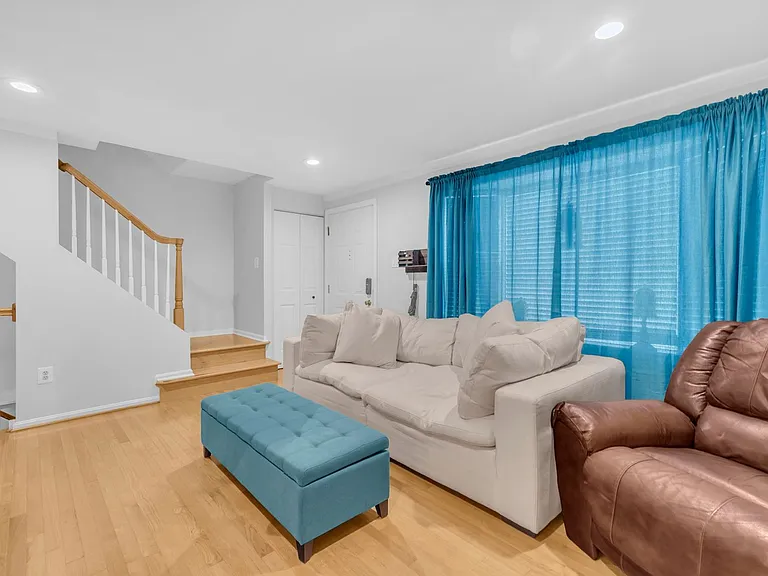 7113 Latour Ct — Photo 5