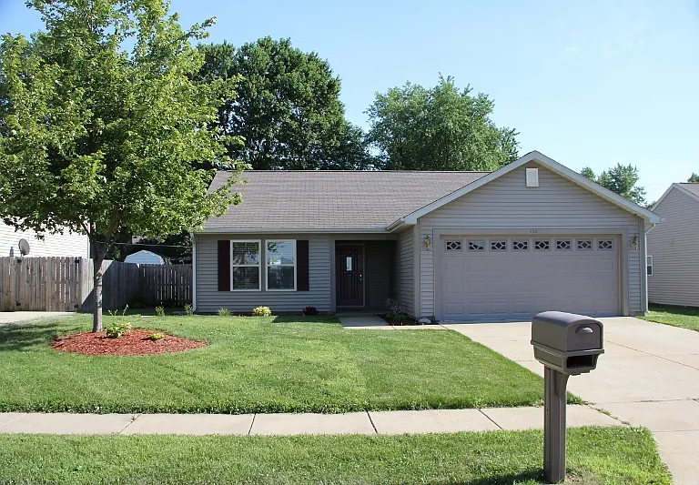 633 Royce Dr — Photo 1