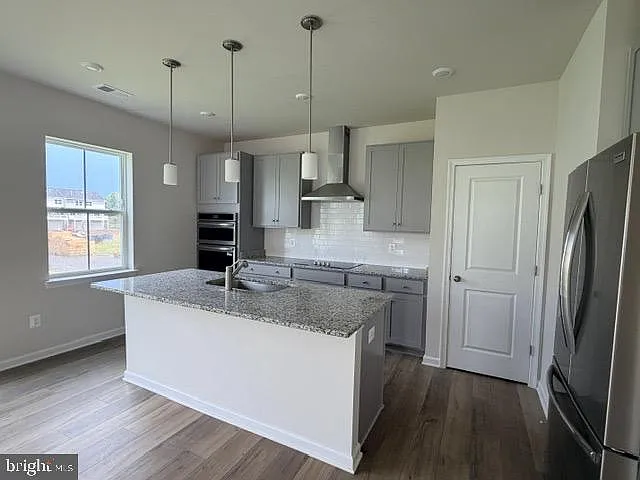 4 bed, 2.5 bath, 2189 sqft, $2,600 — Photo 2