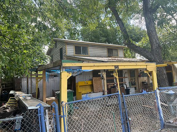 2nd image of 1646 S Elmendorf St