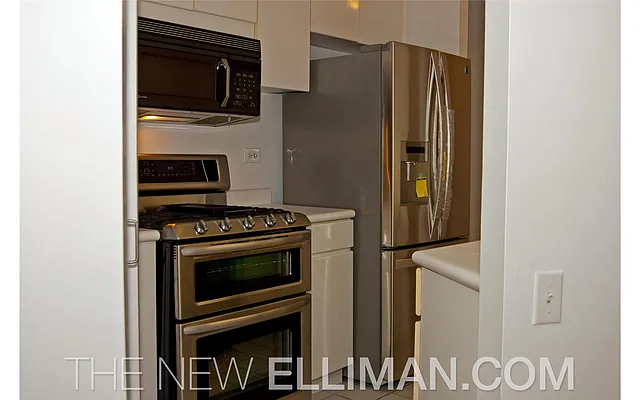 Rented by Douglas Elliman | media 16