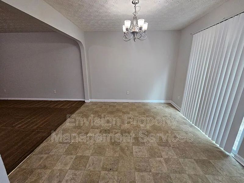 3 bed, 2.5 bath, 1550 sqft, $1,595 — Photo 4