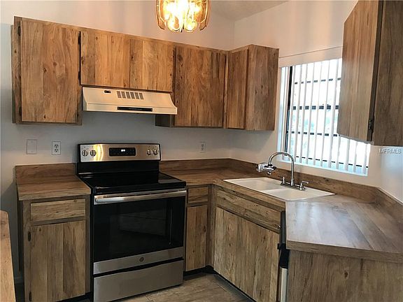 3rd image of 8904 Railford Ct