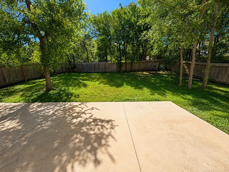 101 Kathryn Cv — Photo 18