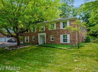 5067 Van Ness Dr, Bloomfield Hills, MI