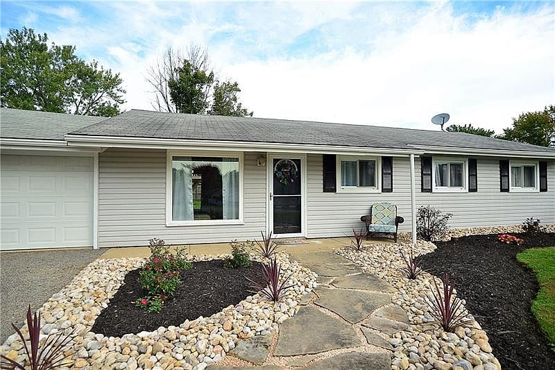 1st image of 118 Queenswood Dr