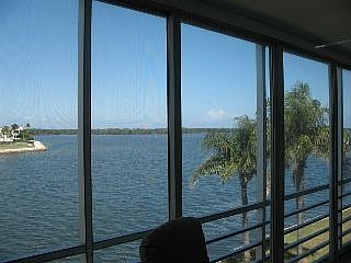 Direct Intracoastal View!