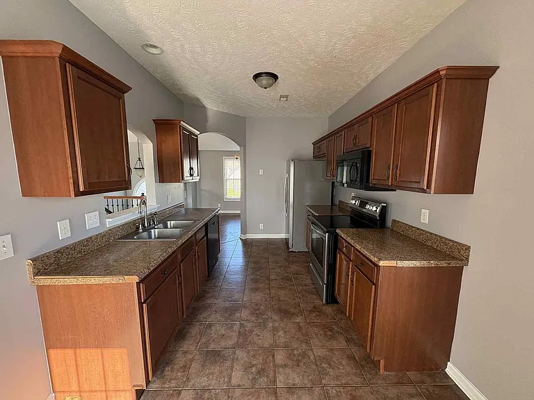 1213 Chinook Cir — Photo 46