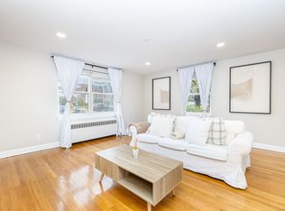 43 Arnold Way #43, West Hartford, CT 06119