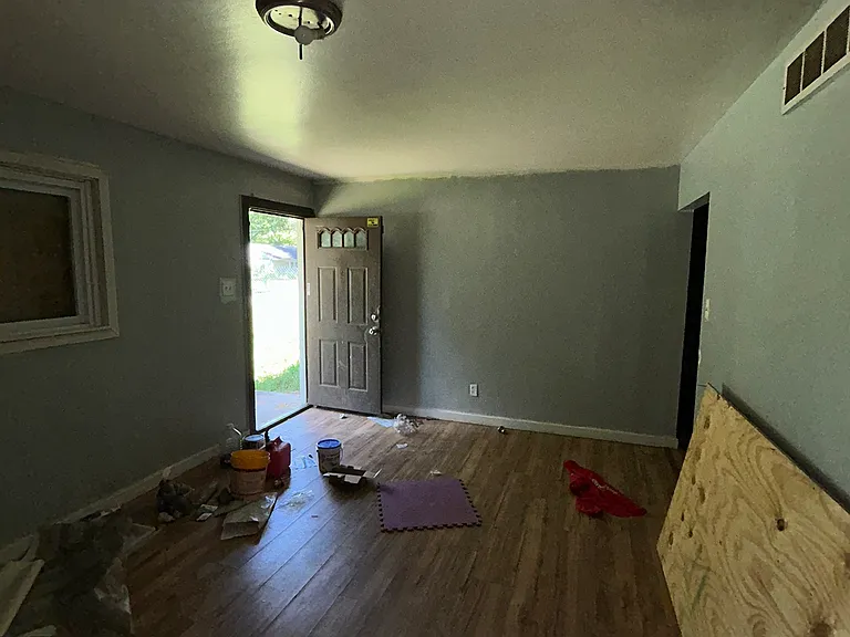 32 Delores Dr — Photo 2