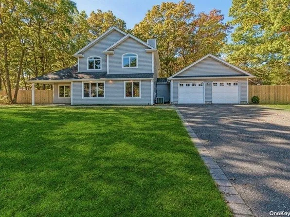 6 Pine Cone Lane, Islandia, NY 11749