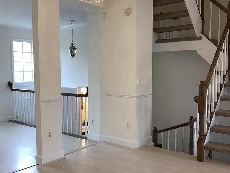 8043 Merry Oaks Ct — Photo 5