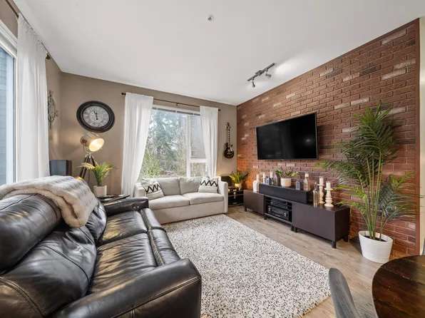 9250 University High St #516, Burnaby, BC V5A 0B3