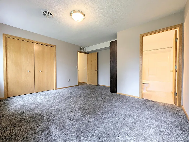 1140 Greenvale Ave W #C — Photo 10