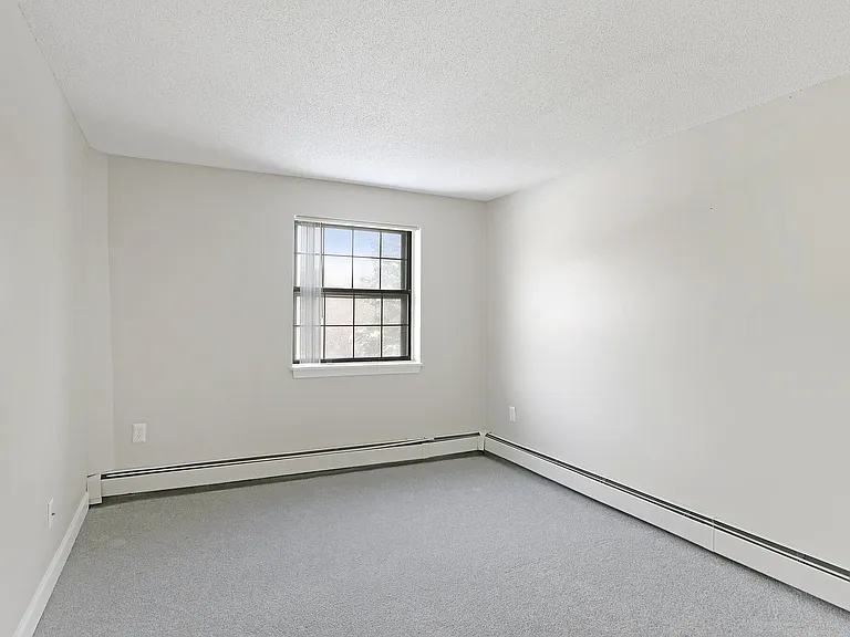 11-web-or-mls-135 Elm St 57-S0412-011