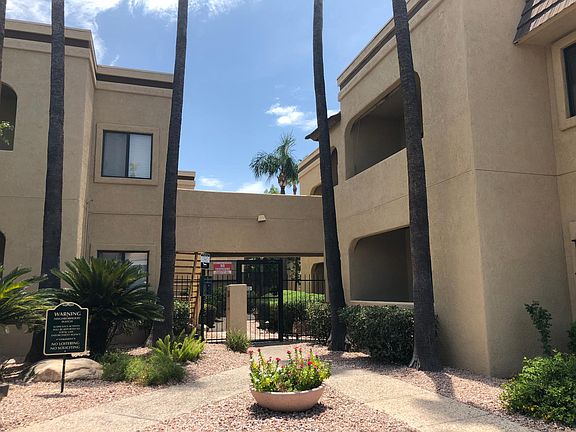 Northern Gate Entrance to Sunrise Springs