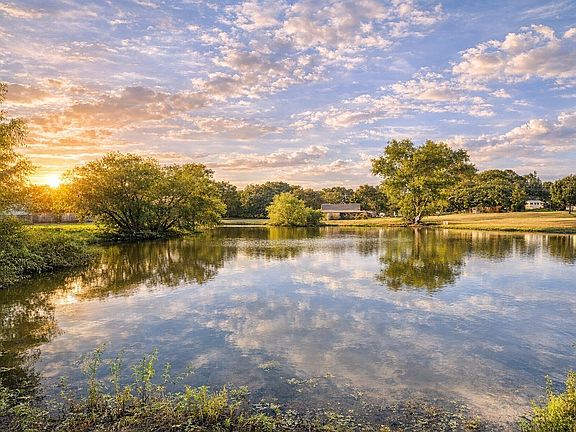 4th image of 381 Cheyenne