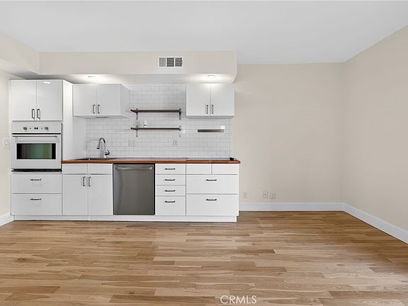 3rd image of 1131 Alta Loma Rd APT 308