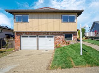 1416 Crespi Dr, Pacifica, CA 94044