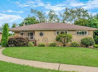 1143 Edward Dr, Pittsburgh, PA 15227