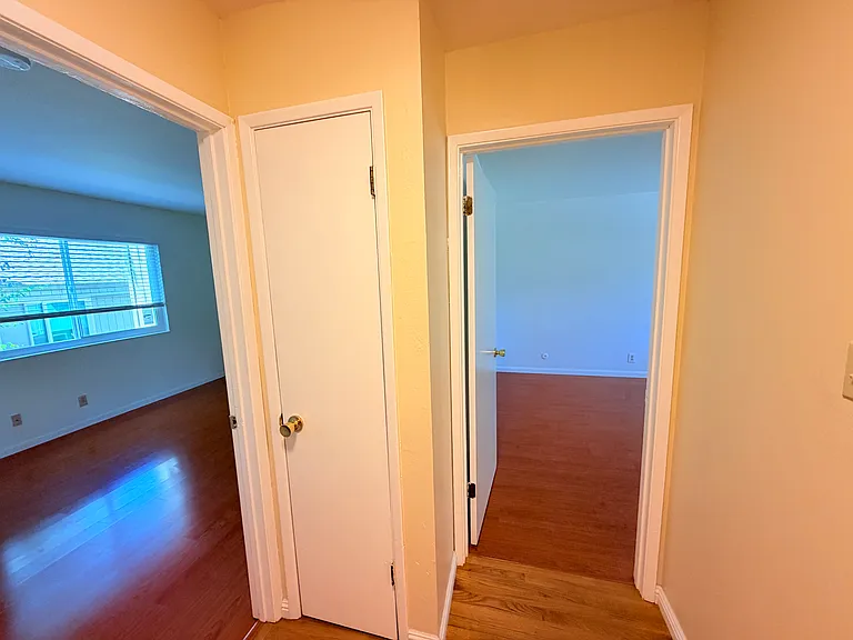 111B Ascot Ct — Photo 22