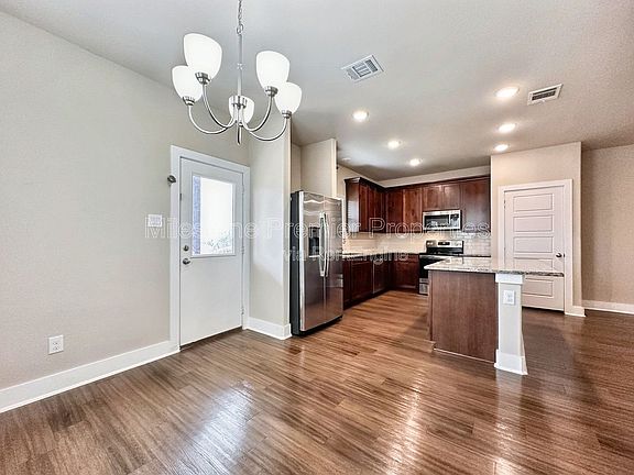 5th image of 3908 Ashton Dr