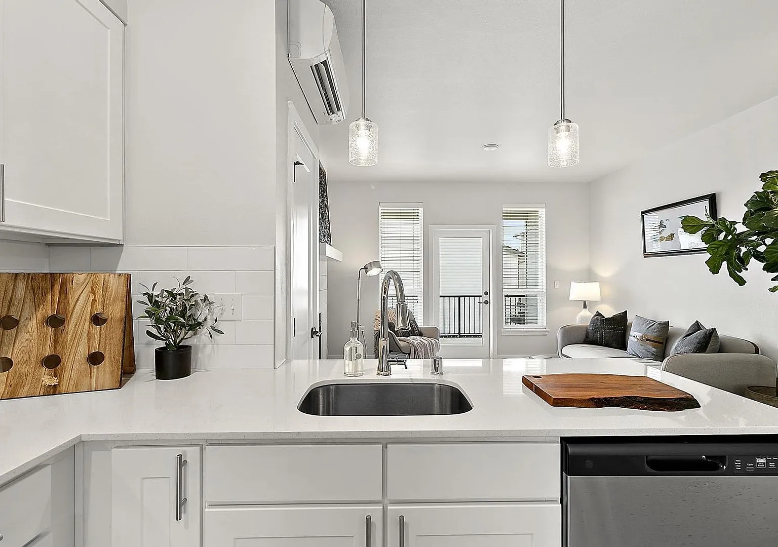 Spacious 3 Bedroom, 3 Bath Townhome with 1-Car Garage! — Photo 4