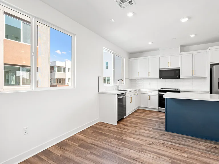 609 S Lyon St — Photo 17