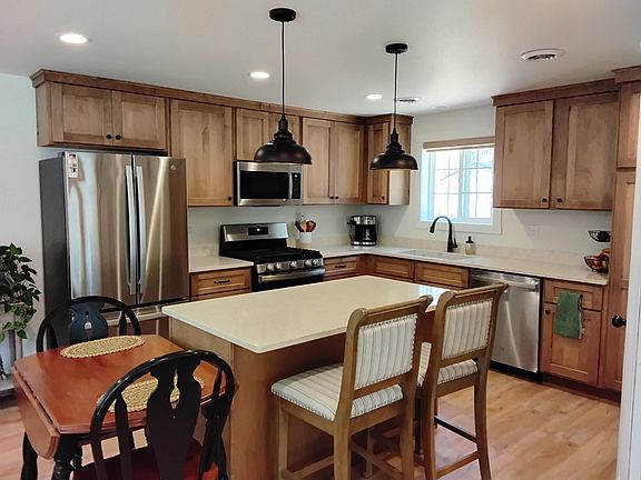4th image of 1872 Pinewood Ct