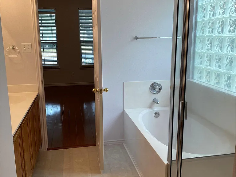 1850 Logan Dr — Photo 7