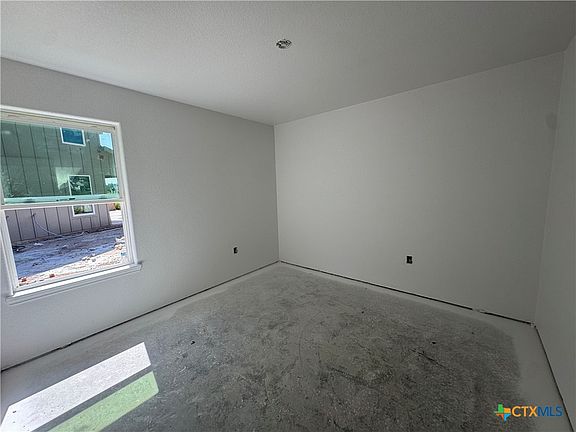 4th image of 4905 Miranda Dr