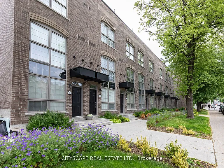1084 Lansdowne Ave — Photo 2