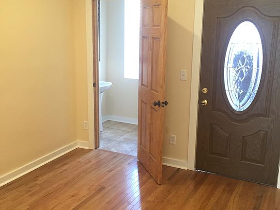 1st Floor Foyer Entry/Mud Room