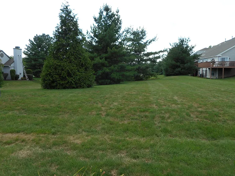 527 Oak Hill Ln — Photo 19