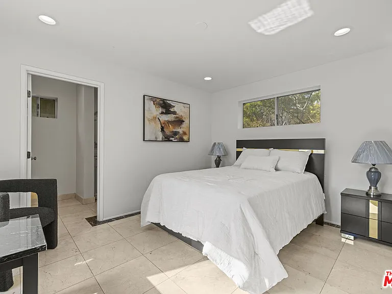 865 Warner Ave — Photo 11