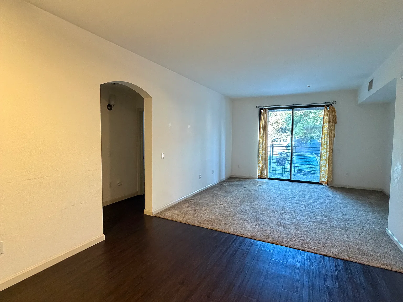 2 bed, 1178 sqft, $4,200 — Photo 3