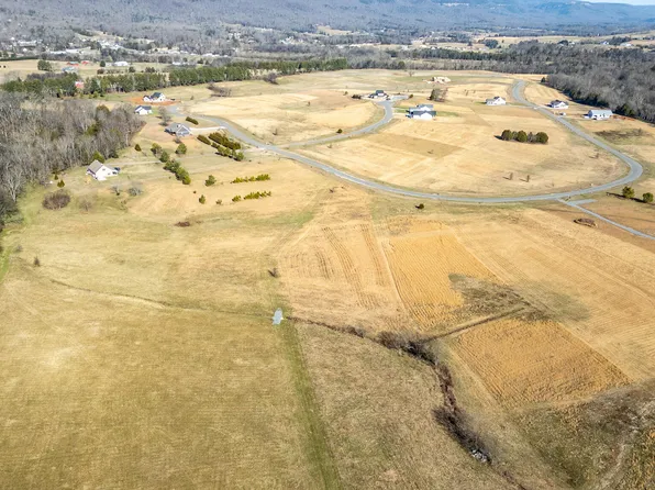 123 River Ridge Rd, Dunlap, TN 37327