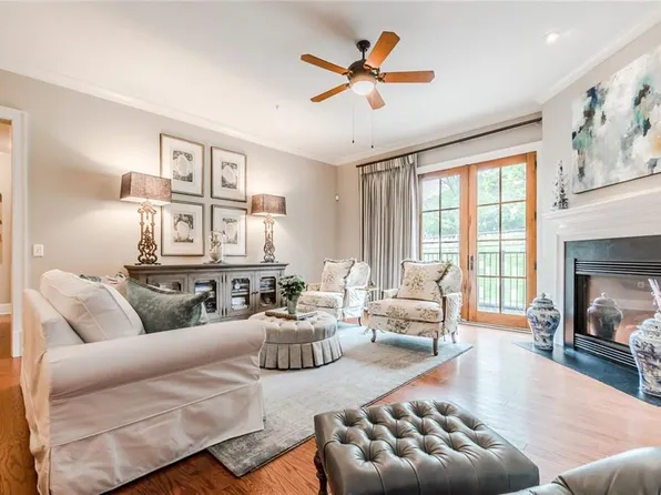 351 Washington Ave #206, Marietta, GA 30060