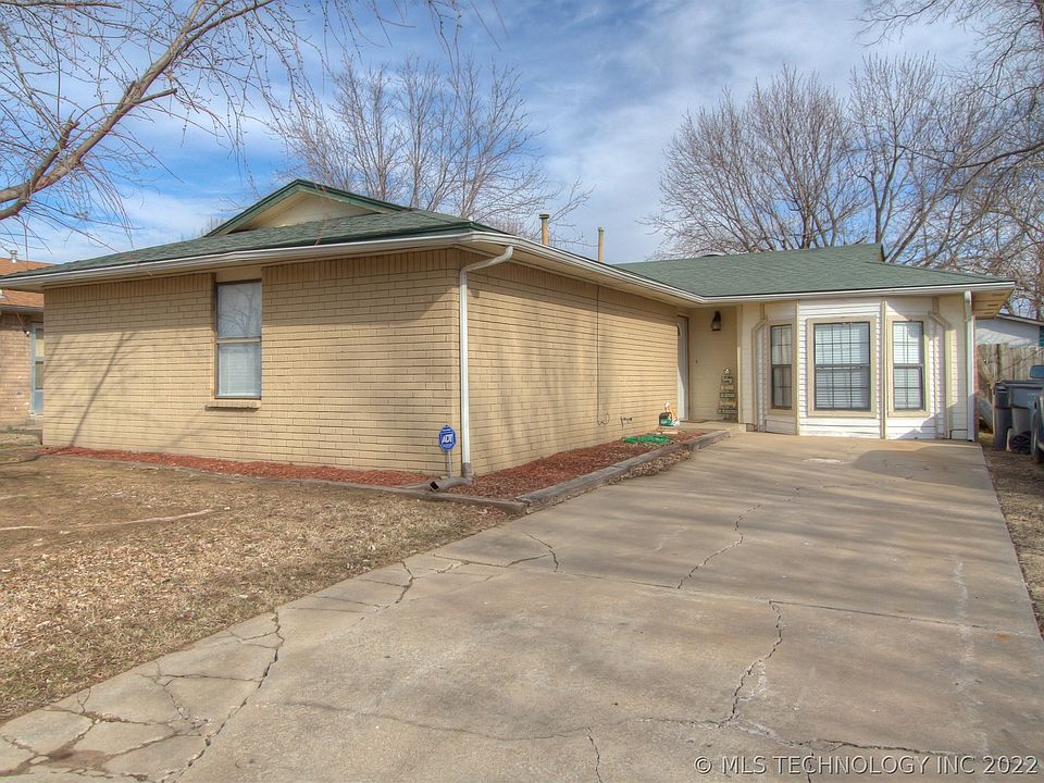 1st image of 14415 S Oak Ct