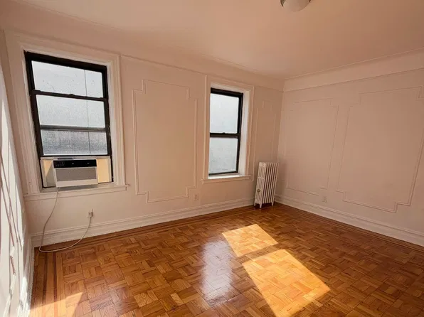 246 7th Avenue image 1 of 9