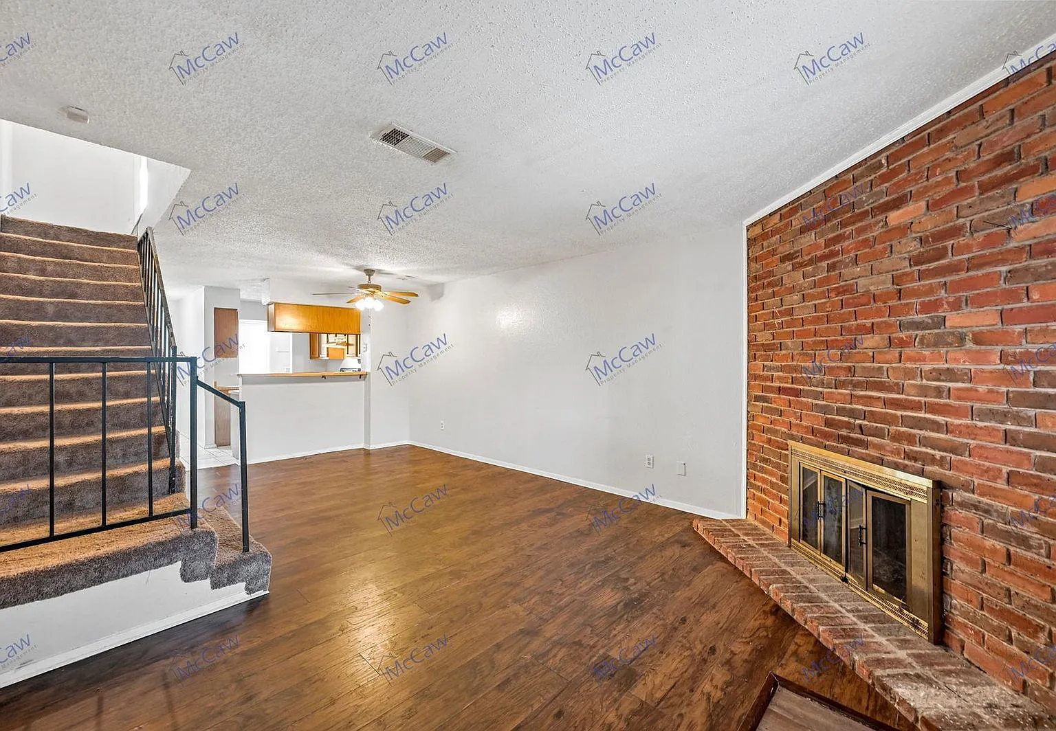 2 bed, 1.5 bath, 1110 sqft, $1,200 — Photo 4